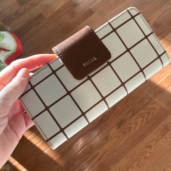 Fossil Madison natural and brown Tab Clutch wallet - Picture 3 of 9